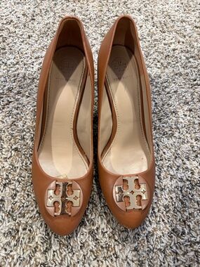 Tory Burch Cognac Leather Logo wedge Heels